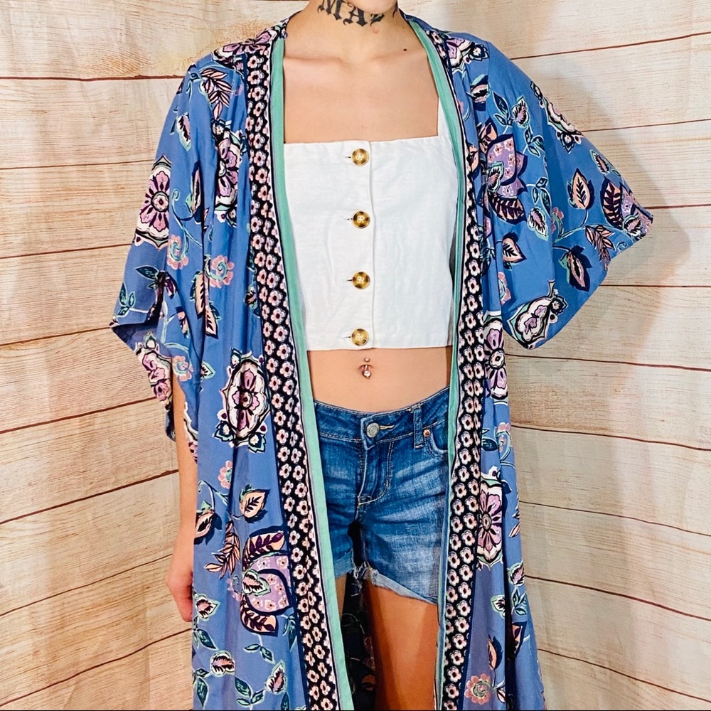 Blue floral kimono sz M